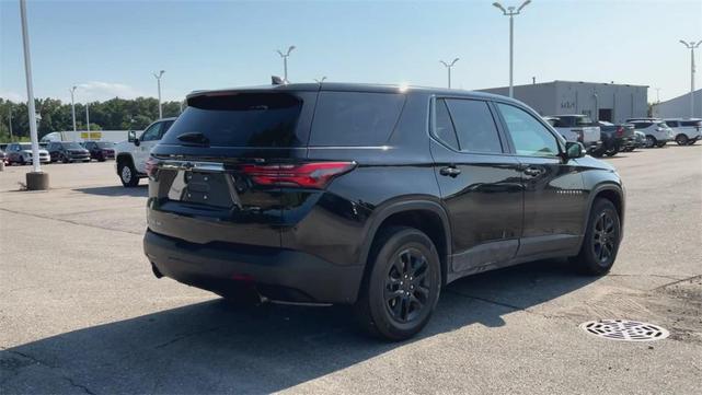 Photo of 2023 Mosaic Black Metallic Chevrolet Traverse