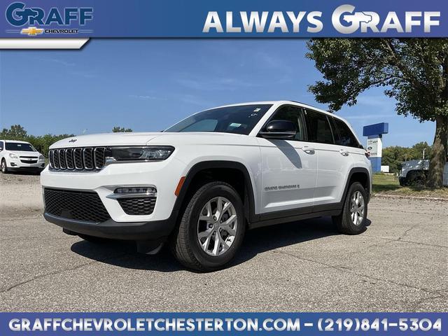 Photo of 2023 Bright White Clearcoat Jeep Grand Cherokee