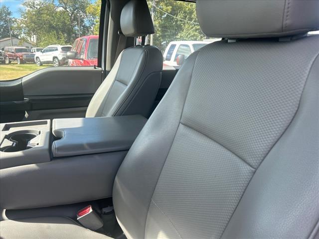 Photo of 2018 Oxford White Ford F-450