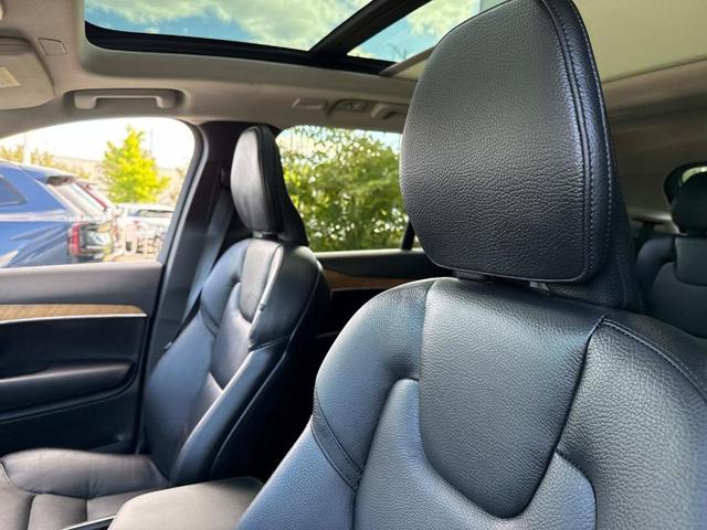 Photo of 2024 Metallic Volvo XC90