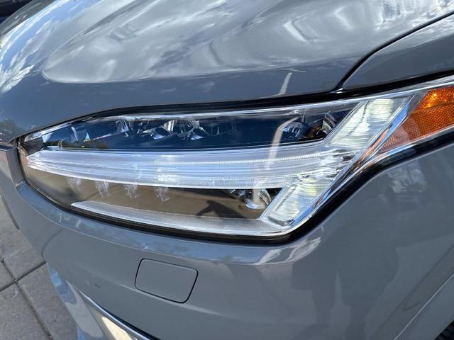 Photo of 2024 Metallic Volvo XC90