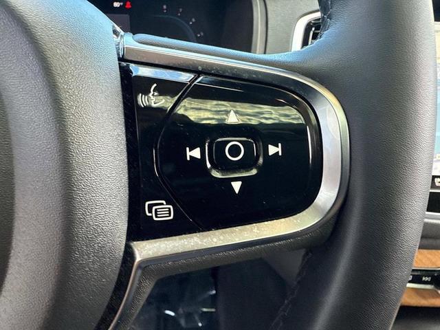 Photo of 2024 Metallic Volvo XC90