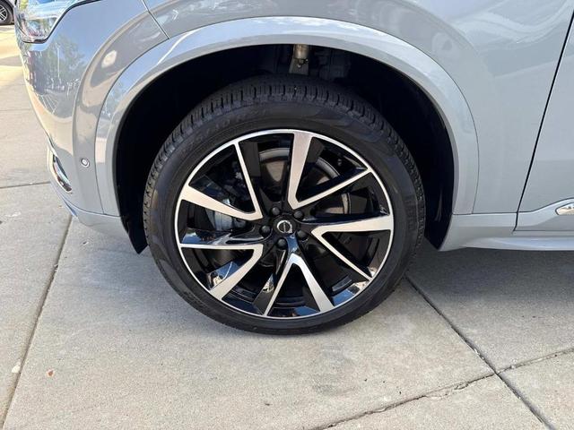 Photo of 2024 Metallic Volvo XC90