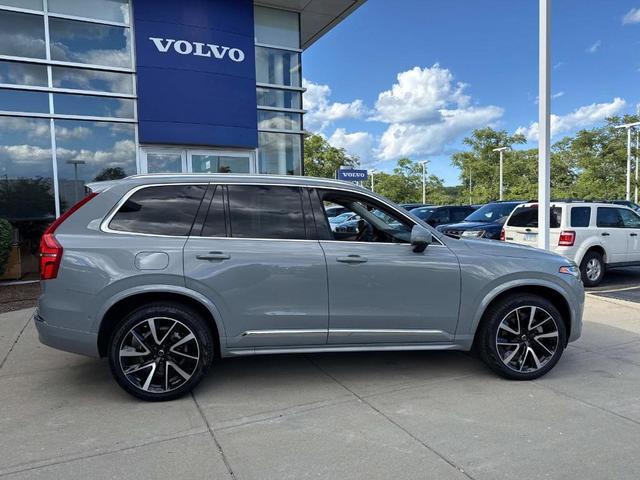 Photo of 2024 Metallic Volvo XC90