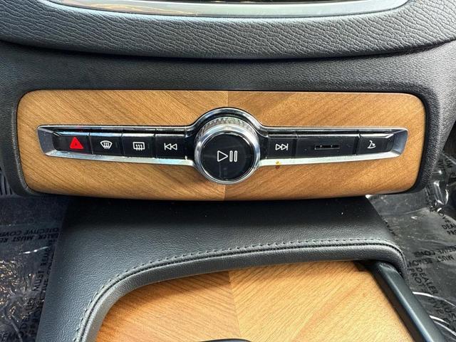 Photo of 2024 Metallic Volvo XC90