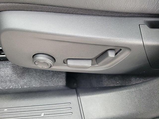 Photo of 2025 Silver Volvo XC40