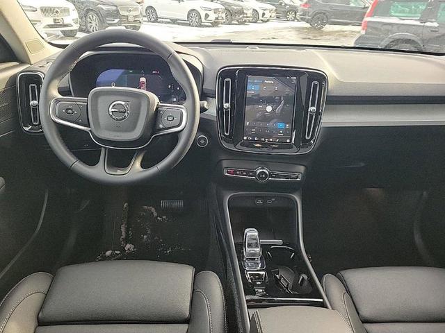 Photo of 2025 Silver Volvo XC40