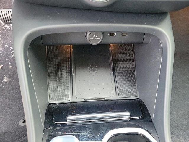 Photo of 2025 Silver Volvo XC40