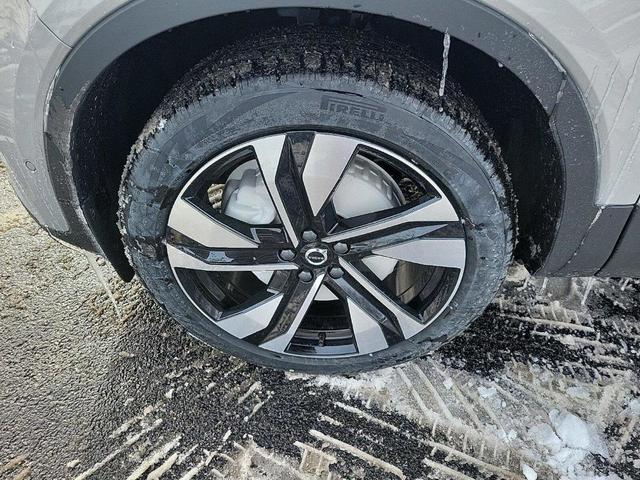 Photo of 2025 Silver Volvo XC40