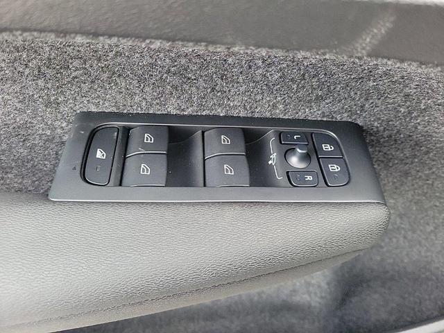 Photo of 2025 Silver Volvo XC40