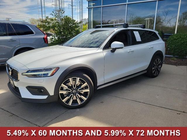 2025 Volvo V60 Cross Country