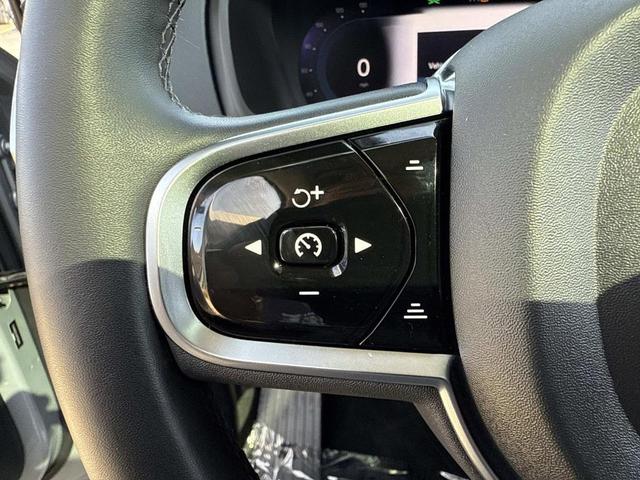 Photo of 2024 Metallic Volvo XC90 Recharge Plug-In Hybrid