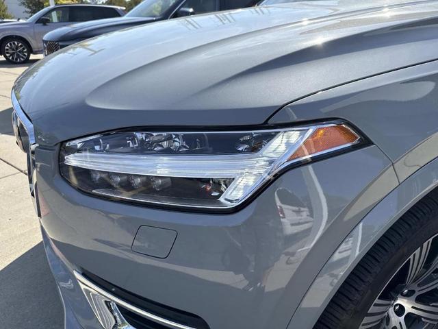 Photo of 2024 Metallic Volvo XC90 Recharge Plug-In Hybrid
