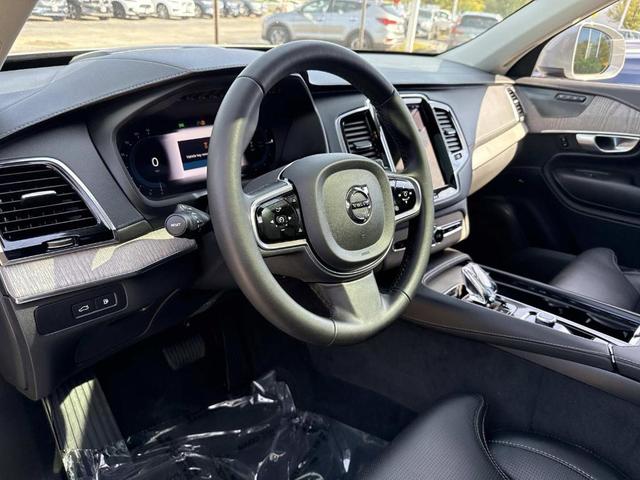 Photo of 2024 Metallic Volvo XC90 Recharge Plug-In Hybrid