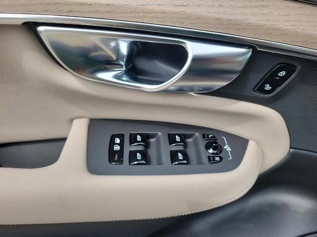 Photo of 2025 Mulberry Red Volvo XC90