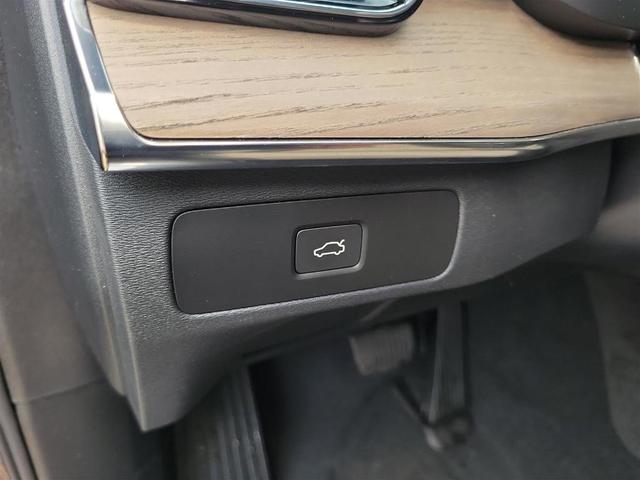 Photo of 2025 Mulberry Red Volvo XC90