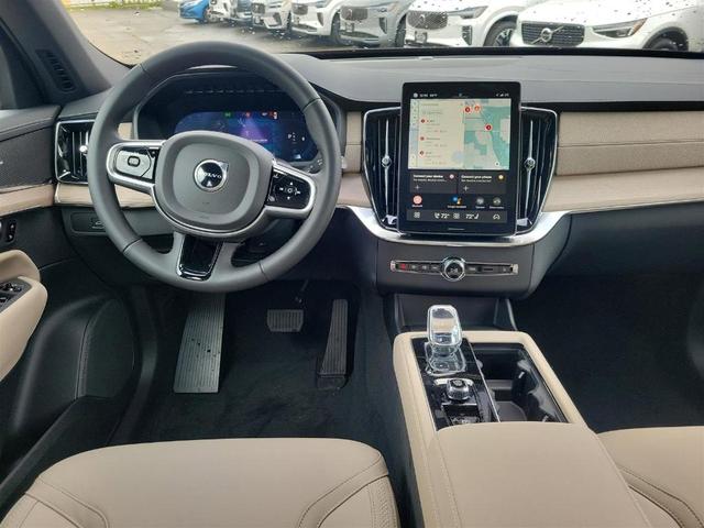 Photo of 2025 Mulberry Red Volvo XC90