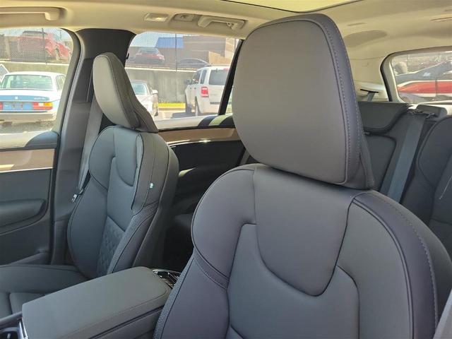 Photo of 2025 Crystal White Pearl Volvo XC90 Plug-In Hybrid