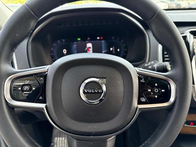 Photo of 2024 Metallic Volvo XC90