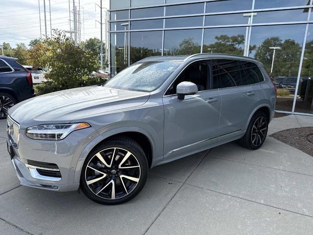Photo of 2024 Metallic Volvo XC90
