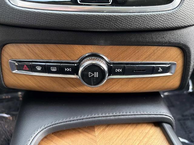 Photo of 2024 Metallic Volvo XC90