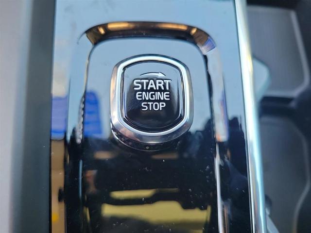 Photo of 2025 Onyx Black Volvo XC60