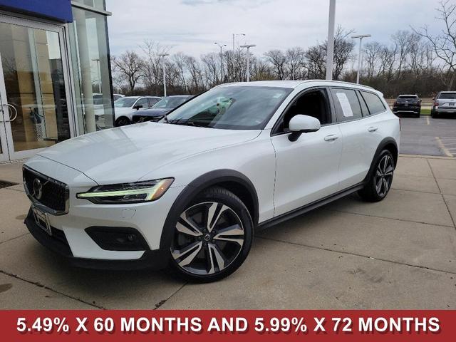 2023 Volvo V60 Cross Country