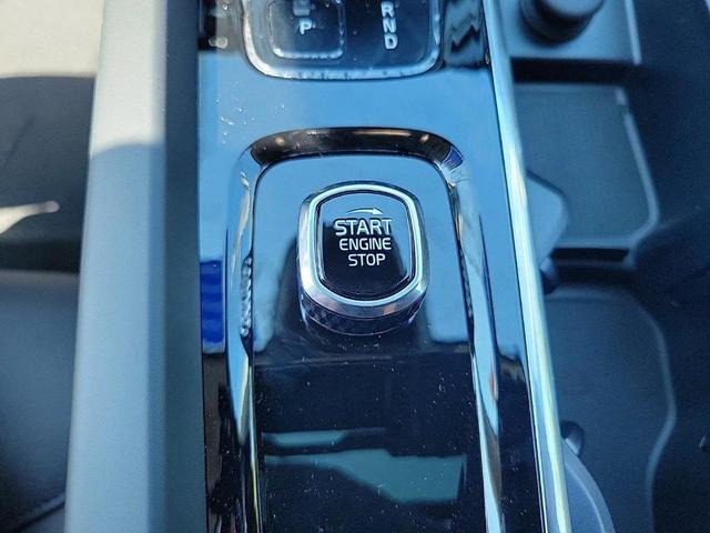 Photo of 2025 Bright Volvo XC60