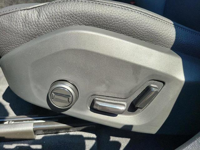 Photo of 2025 Bright Volvo XC60