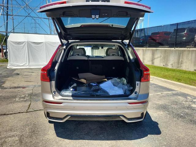 Photo of 2025 Bright Volvo XC60