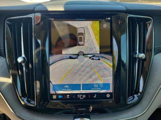 Photo of 2025 Bright Volvo XC60