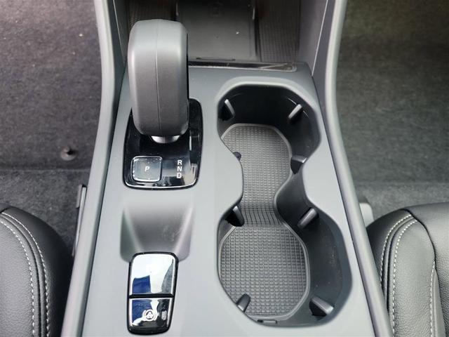 Photo of 2025 Crystal White Pearl Volvo XC40