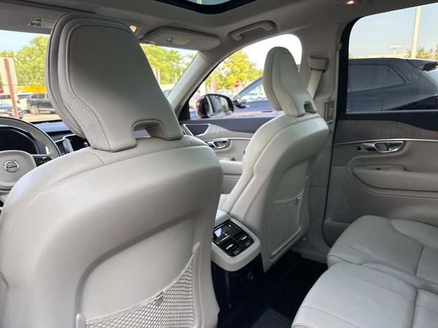Photo of 2023 Thunder Gray Metallic Volvo XC90 Recharge Plug-In Hybrid