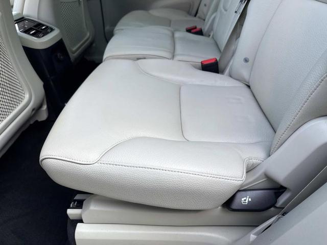 Photo of 2023 Thunder Gray Metallic Volvo XC90 Recharge Plug-In Hybrid