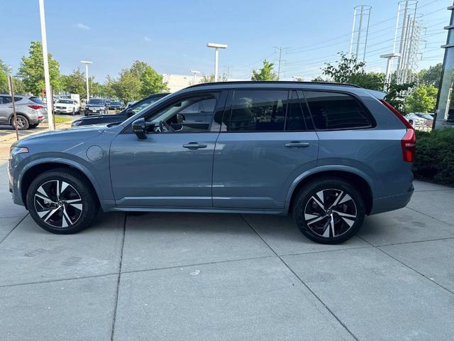 Photo of 2023 Thunder Gray Metallic Volvo XC90 Recharge Plug-In Hybrid