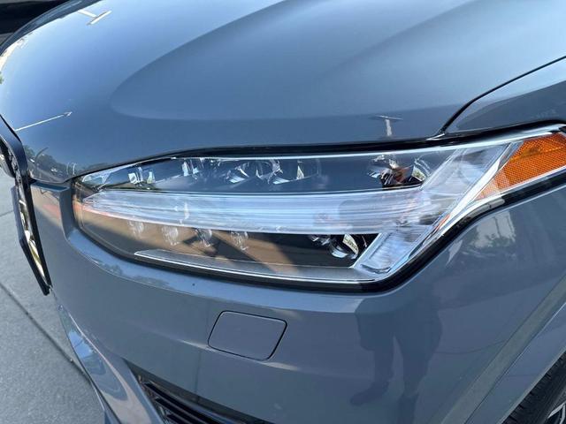 Photo of 2023 Thunder Gray Metallic Volvo XC90 Recharge Plug-In Hybrid