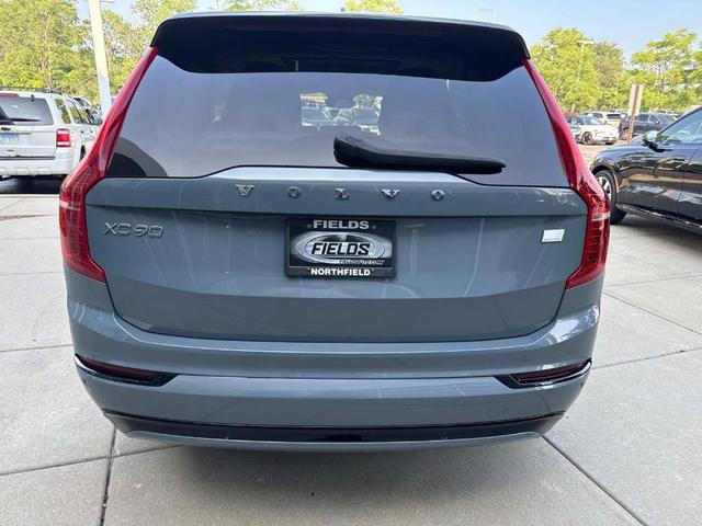 Photo of 2023 Thunder Gray Metallic Volvo XC90 Recharge Plug-In Hybrid