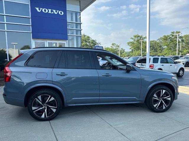 Photo of 2023 Thunder Gray Metallic Volvo XC90 Recharge Plug-In Hybrid
