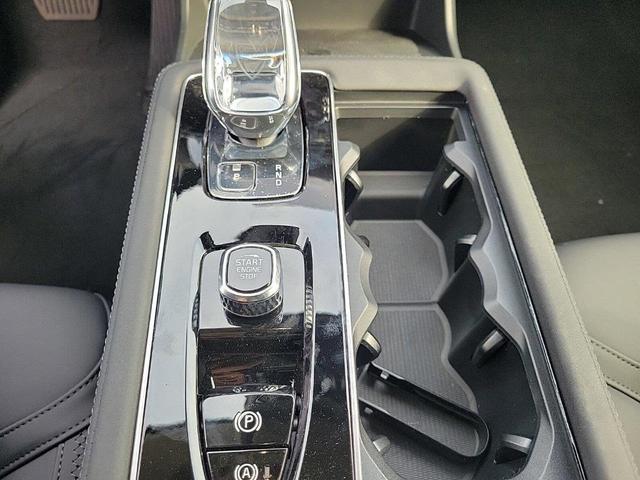 Photo of 2025 Crystal White Pearl Volvo XC90 Plug-In Hybrid