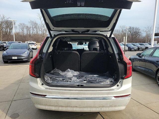 Photo of 2025 Crystal White Pearl Volvo XC90 Plug-In Hybrid