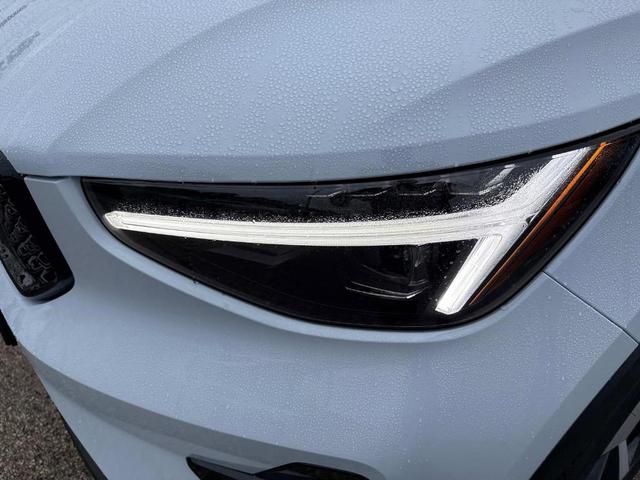 Photo of 2026 Cloud 9 White Volvo XC40