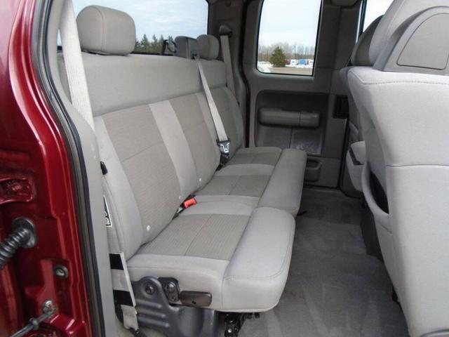 Photo of 2004 MAROON Ford F-150