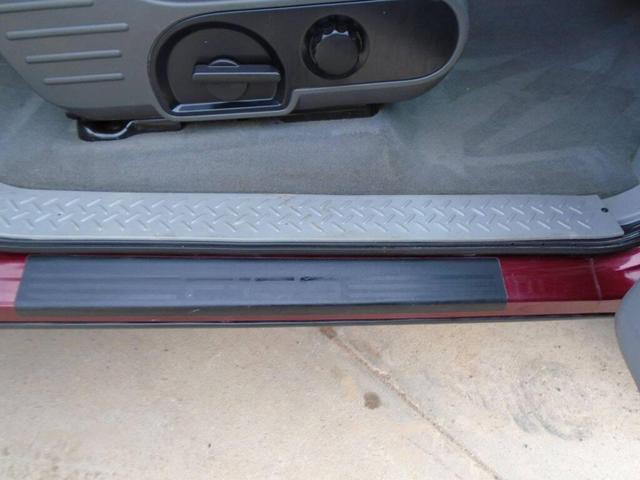 Photo of 2004 MAROON Ford F-150