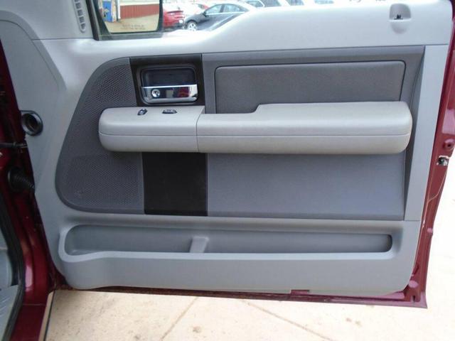 Photo of 2004 MAROON Ford F-150