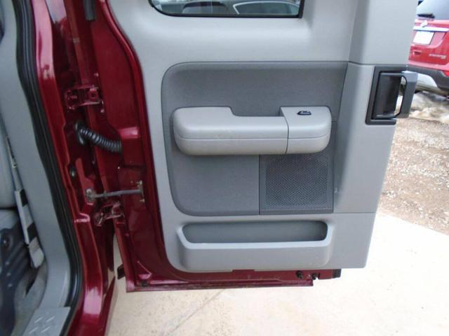Photo of 2004 MAROON Ford F-150