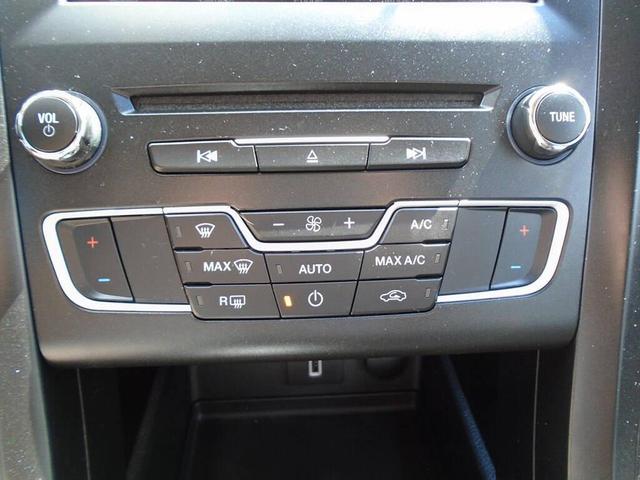 Photo of 2018 SILVER Ford Fusion