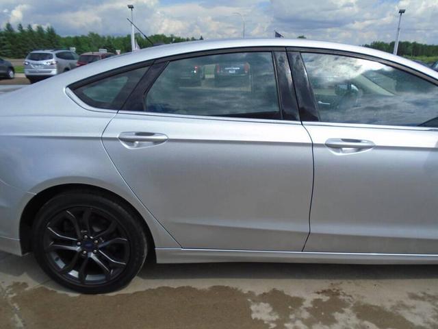 Photo of 2018 SILVER Ford Fusion