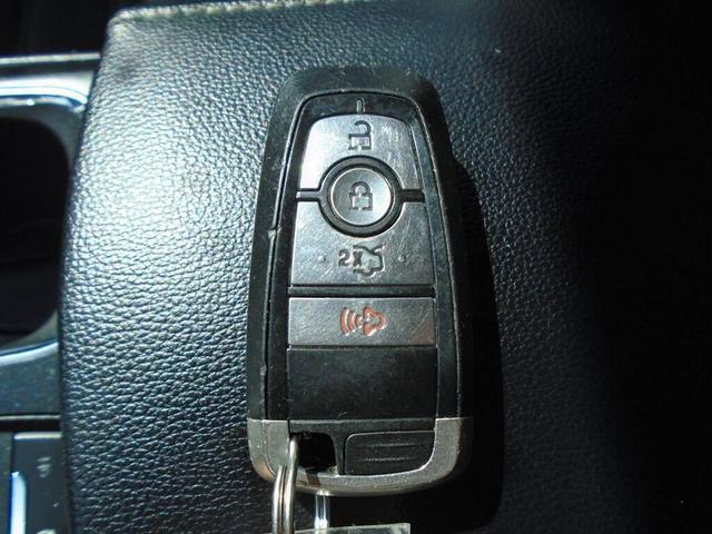 Photo of 2018 SILVER Ford Fusion