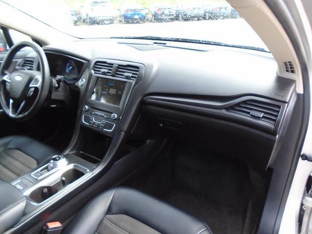 Photo of 2018 SILVER Ford Fusion