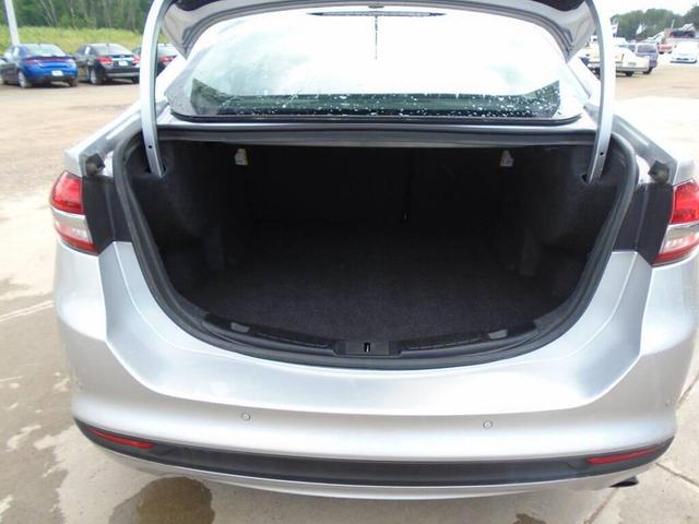 Photo of 2018 SILVER Ford Fusion